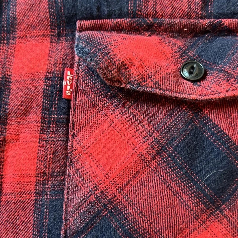 EUC Levi’s | Men’s red and navy shirt jacket lined with sherpa - Picture 4 of 9